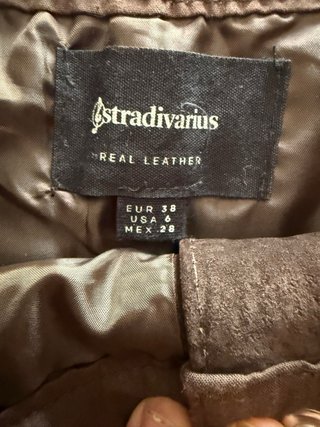 Falda Stradivarius efecto piel marrón Talla M