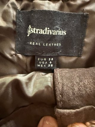 Falda Stradivarius efecto piel marrón Talla M