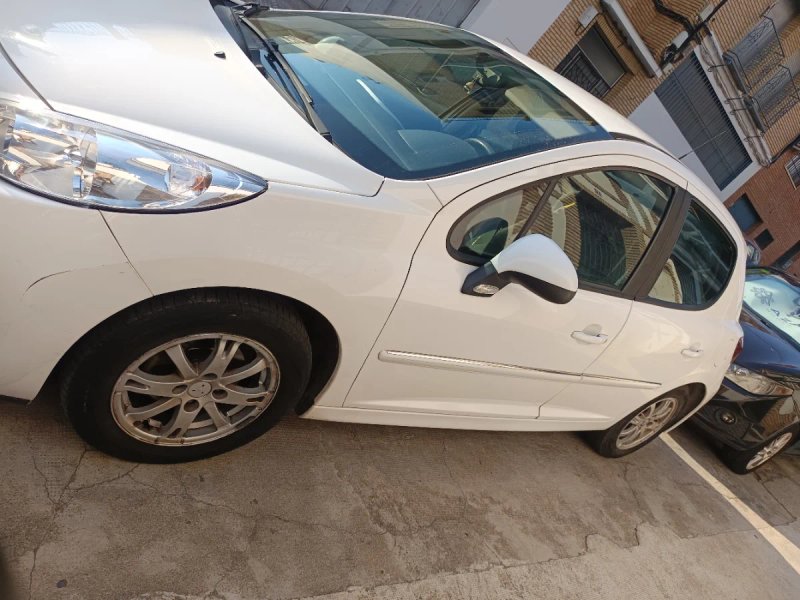 Peugeot 207 2014 - foto 1