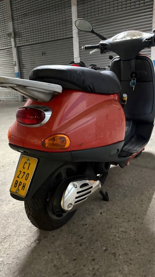 Vespa ET2 49cc Roja
