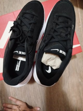 Zapatillas Nike Talla 42.5 Negras y Blancas