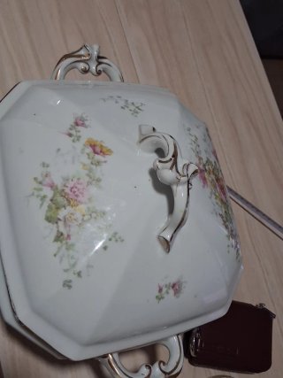 Sopera porcelana finales S. XIX floral