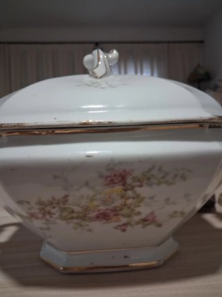 Sopera porcelana finales S. XIX floral
