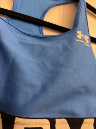 Top deportivo Under Armour azul talla S