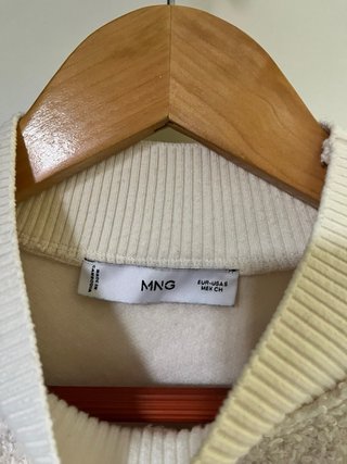 Conjunto Mango: Jersey y Falda Bouclé