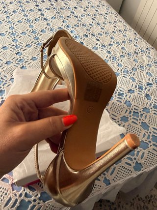 Sandalias fiesta doradas Dana