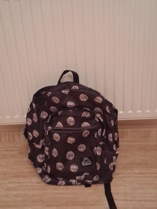 Mochila Kappa negra con lunares