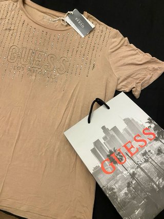 Camiseta Guess con pedrería Talla L