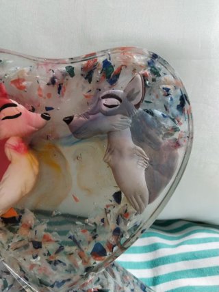 Figura Corazón Jenna y Balto Resina