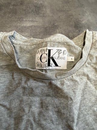 Camiseta Calvin Klein CK Gris Talla S