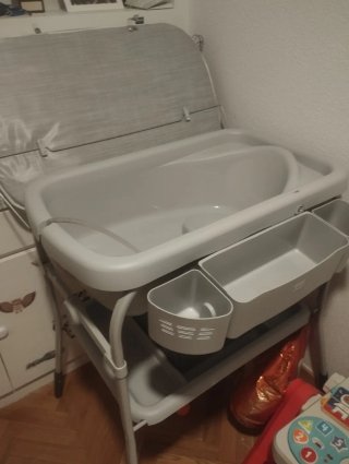 Cambiador - bañera de bebé Chicco,color  gris