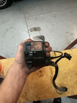 Piña Izquierda Luces ZZR600