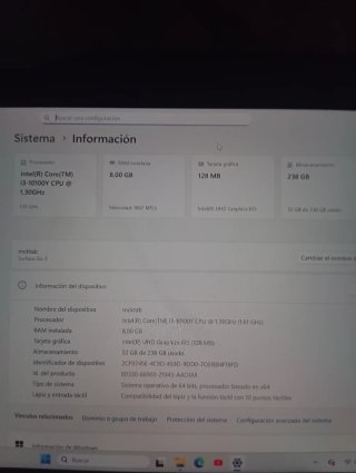 Microsoft Surface Go 3 - i3 8gb RAM 256 GB