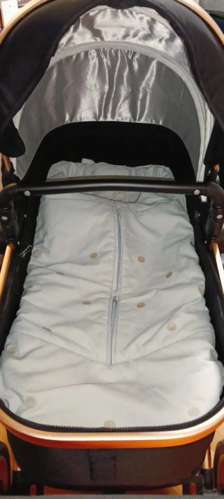Carrito Bebe Kiduku Negro y Dorado+ regalo