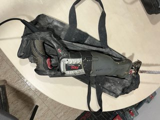 Sierra de sable SKIL 4900 (1050W)
