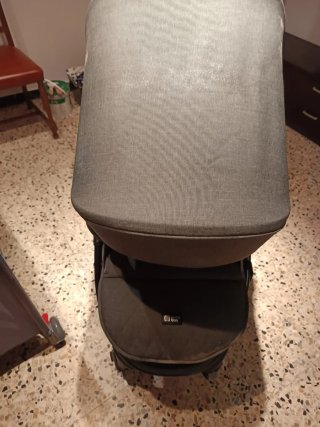 Cochecito bebé gris