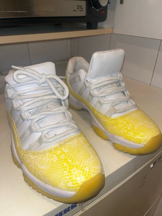 70€ por 8 pares de zapatillas talla 41