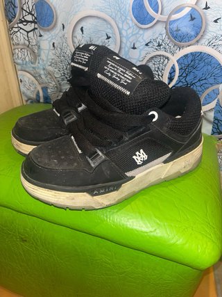 70€ por 8 pares de zapatillas talla 41