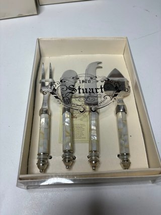 : Lote Exclusivo de Cubiertos Servicio Stuart1670