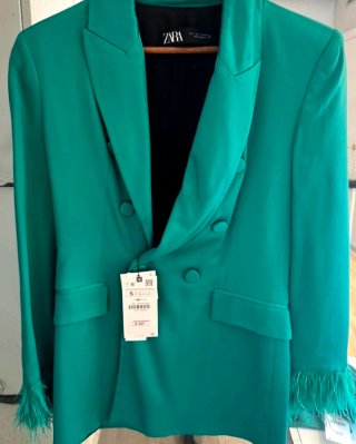 Traje Zara Blazer y Pantalón Satinado Plumas