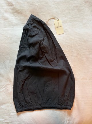 Top asimétrico nudo negro talla S