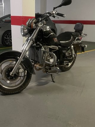 SUMCO 125CC Cruiser Negra/Plata