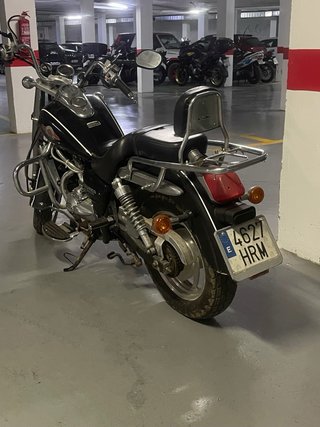 SUMCO 125CC Cruiser Negra/Plata