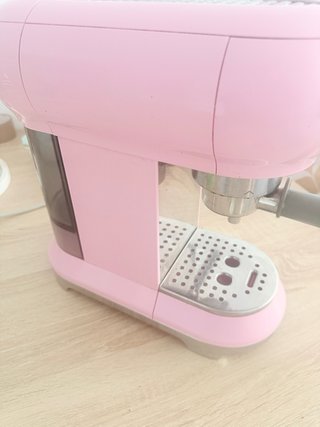 Cafetera Smeg Rosa