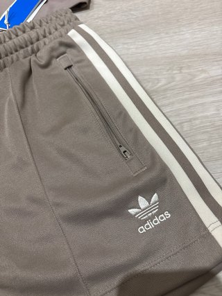 Conjunto deportivo Adidas mujer corto