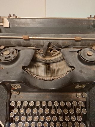 Máquina de Escribir Hispano-Olivetti M40