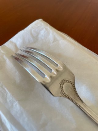 Tenedor francés antiguo de alpaca plateada