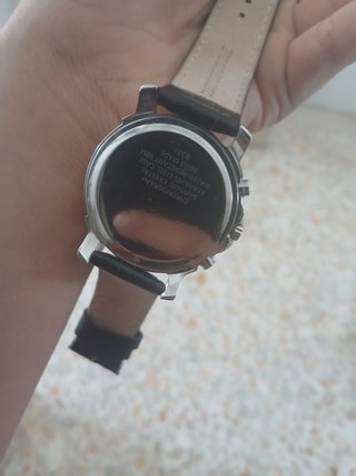 Orologio da polso con cinturino in pelle nera