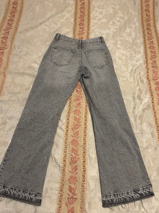 Pantalón vaquero flared jeans gris