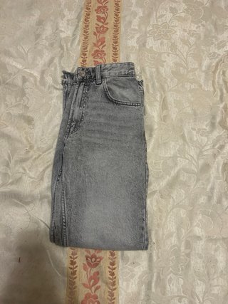 Pantalón vaquero flared jeans gris
