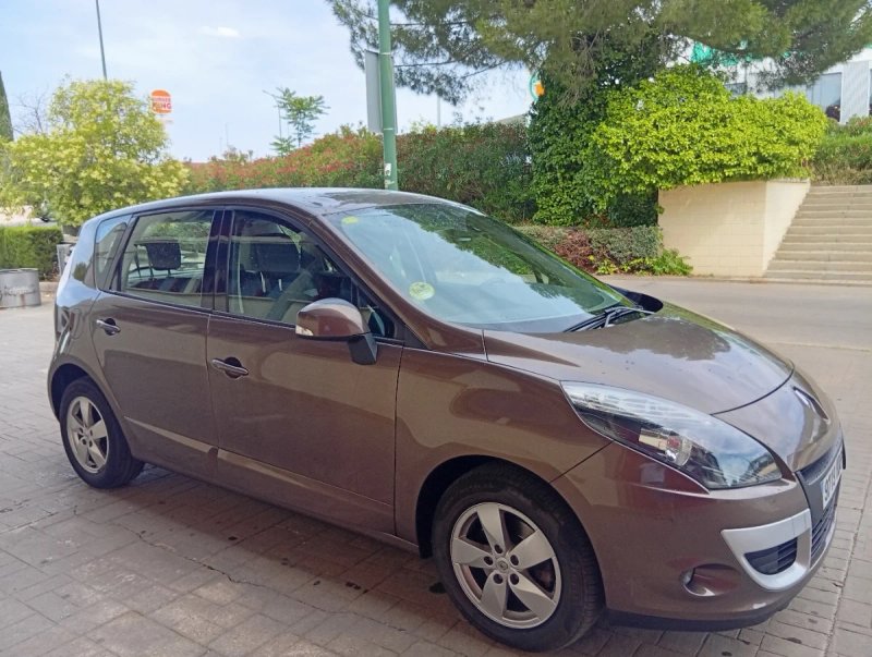 Renault Scenic 2011 - foto 1