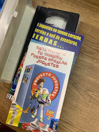 VHS Toy Story 2 (Español) y Bichos