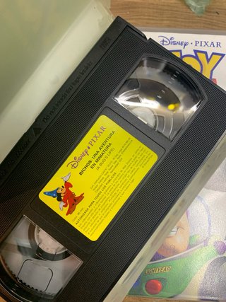 VHS Toy Story 2 (Español) y Bichos