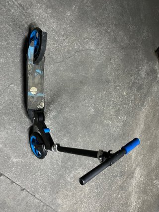 Patinete plegable azul