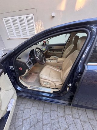 Jaguar XF 2.7 V6 Diesel (204 CV) – Impecable estad