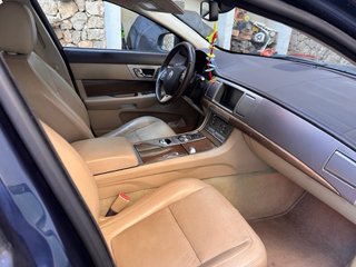 Jaguar XF 2.7 V6 Diesel (204 CV) – Impecable estad