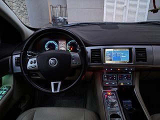 Jaguar XF 2.7 V6 Diesel (204 CV) – Impecable estad