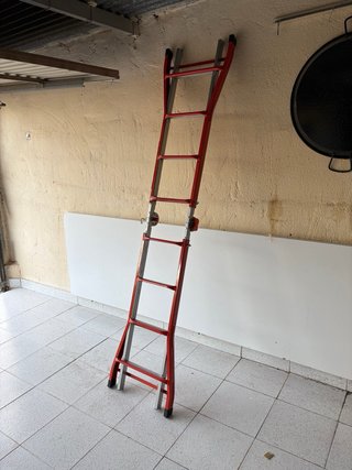 Escalera multiposición 16 peldaños