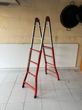 Escalera multiposición 16 peldaños