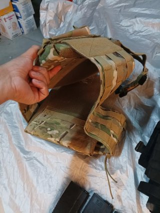 Chalecos tácticos y cargadores airsoft