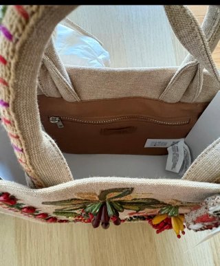 Bolso Zara bordado con animal y palmeras