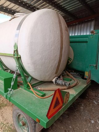 Remolque cuba para agua