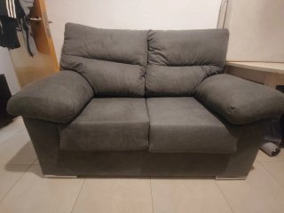 Sofá de tela gris nuevo