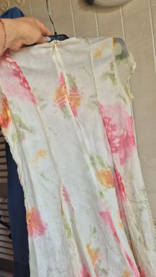 Abito floreale bianco e rosa di seta