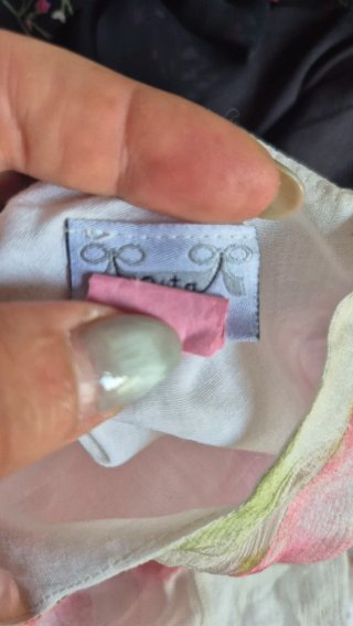 Abito floreale bianco e rosa di seta