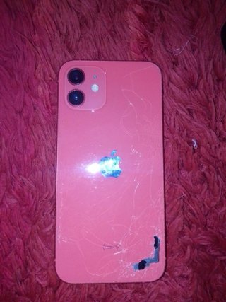 iPhone 12 100% in rosso